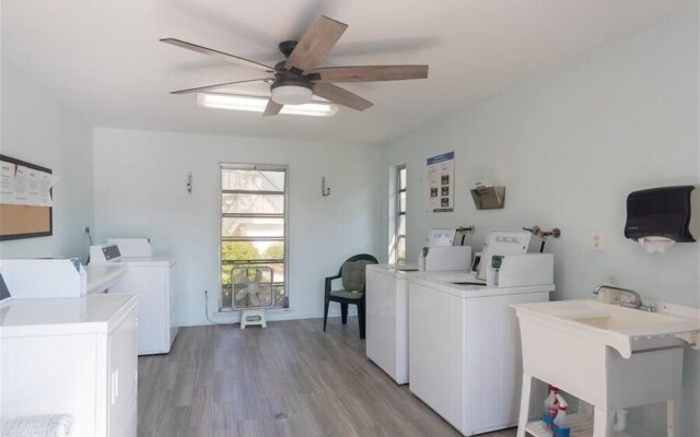 Seabreeze 2 Bedroom Home by Redawning