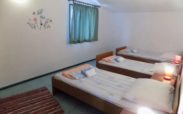 Trogir Sunny Apartments With Sea View