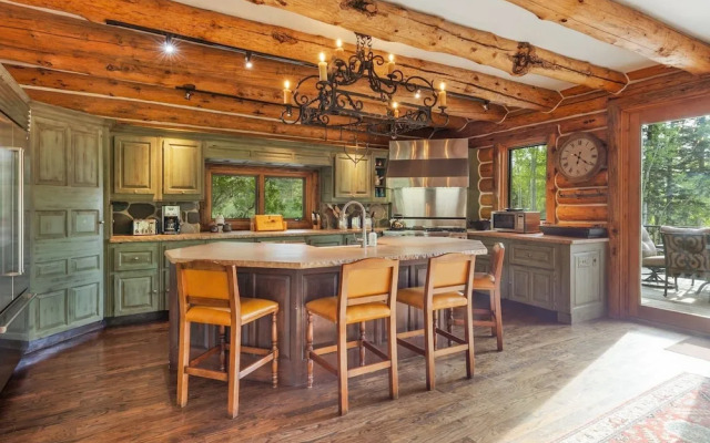 Wildwood Ridge 5 Bedroom Home