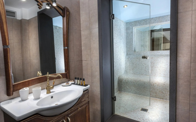 Iakovakis Suites & Spa