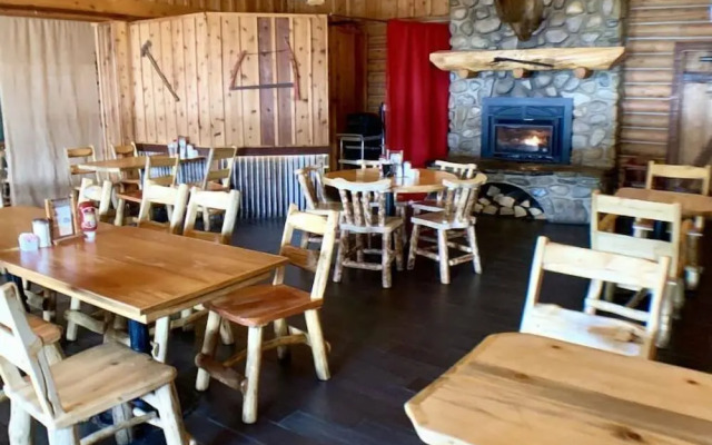 Mountain Village Lodge