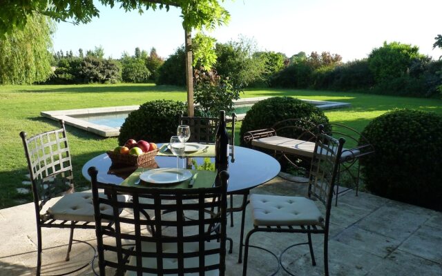 Domaine de Rhodes - Locations de Vacances / Vacation Rentals