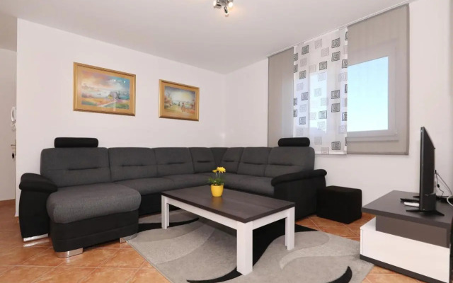 Apartment Dora