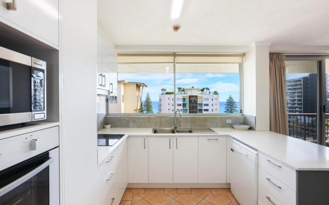 Rainbow Commodore Apartments