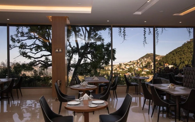 Mist Hotel And Spa By Warwick