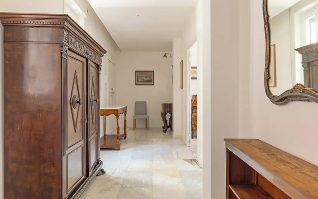 Bright And Spacious Family Apartment In Parioli