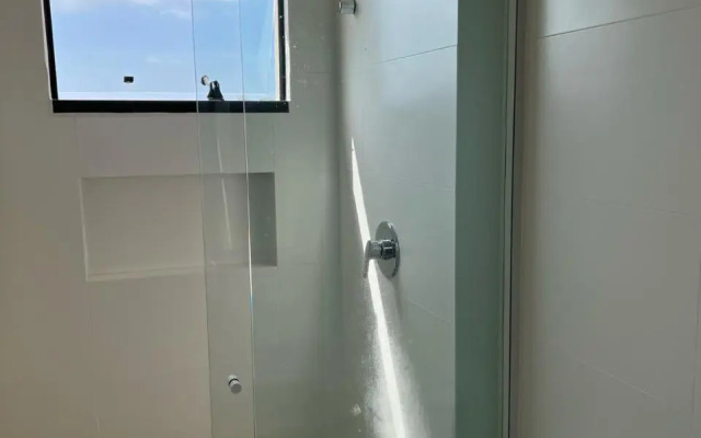 Surpreendente apto, 290 metros da praia!