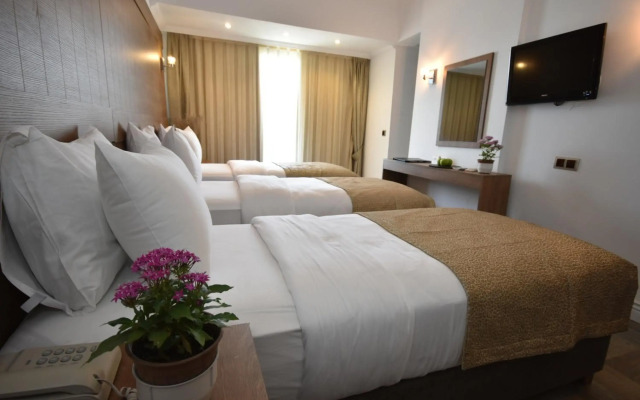Aurasia Beach Hotel