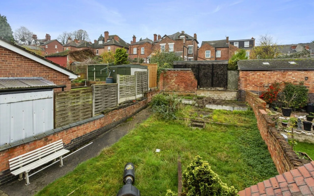 OnPoint -3 Bed House - Parking