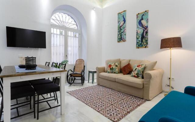 Casa del MALECON by Cadiz4Rentals