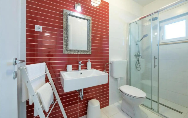 Holiday home Strmac 25 with Outdoor Swimmingpool