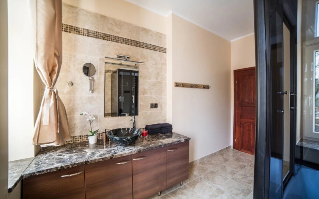 SG Apartments