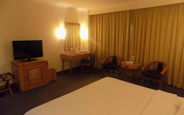 Mega Anggrek Hotel & Convention