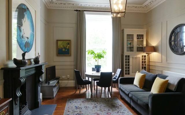 Renovated 1 Bedroom Apartment