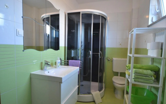Villas in Kanfanar With 4 Bedrooms and 5 Bathrooms