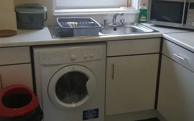 Dragon - North Woodside Apartment 1 Bedroom Home