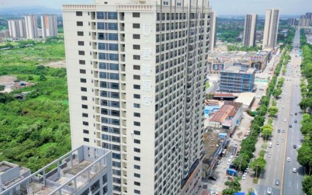 Qingyuan Junlong Hotel (Fortune Building)