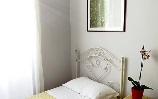 B&B Faro Bianco