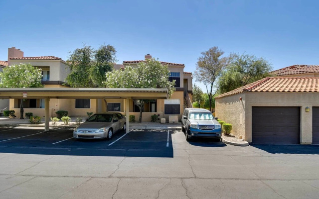 12 Mi to Old Town: Condo w/ Pool & Balcony!