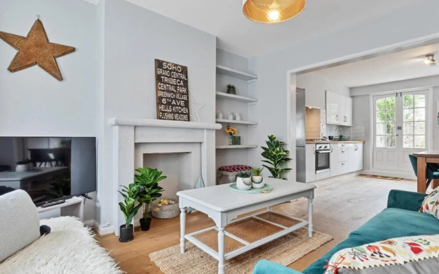 Hove Actually House - 4 Bedrooms - Garden