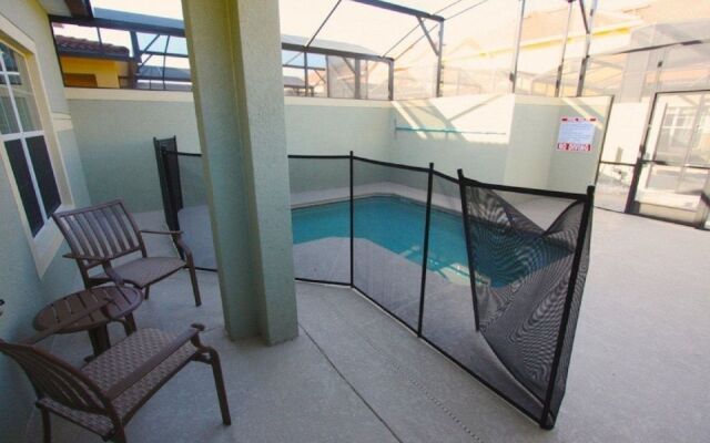 Paradise Palms 8951