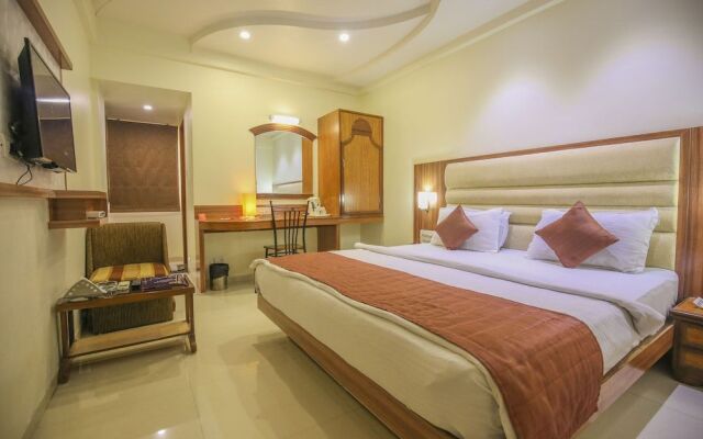 OYO 703 Hotel Shahi Palace
