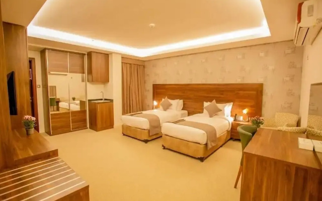 Oyyo Plaza Hotel Apartment