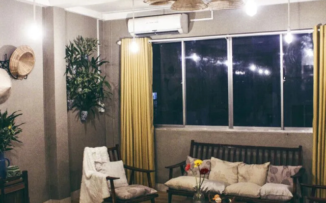 NHÀ SAIGON | Rustic Style & Spacious Room L1