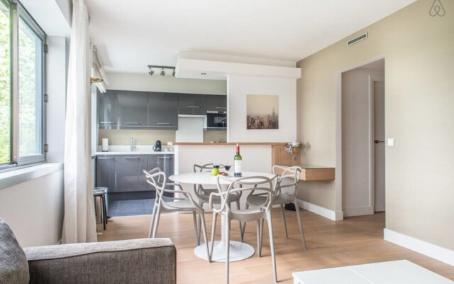Renovated Flat 2 Minutes From the Champs-élysées