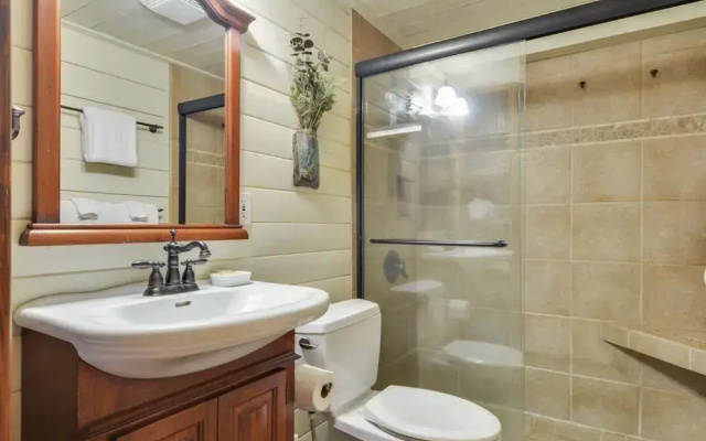 Cluster 19 2 Br condo by RedAwning