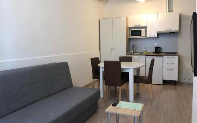 Apartments & Rooms Nardin