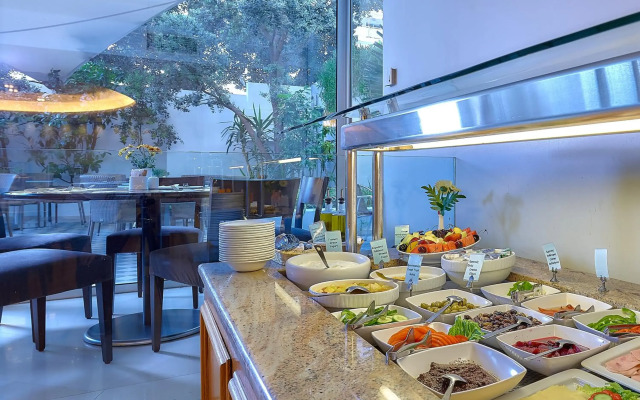 Atrion Hotel