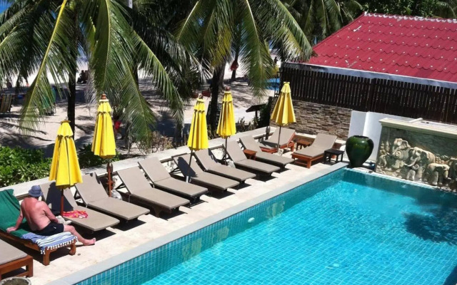 Kamala Beachfront Apartment