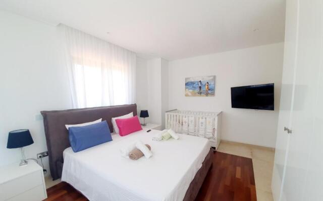Holiday 6 Bedroom Luxury Villa