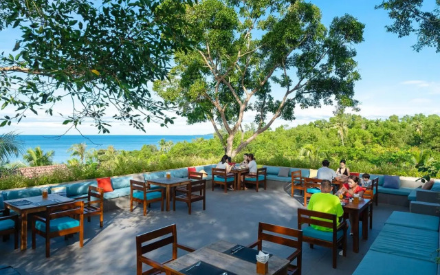 Camia Resort & Spa