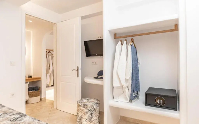 Almiriki Naxos Beachside Living