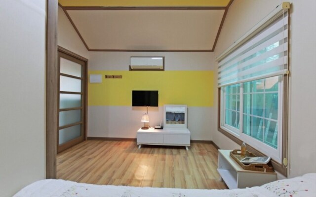 Yeongdeok Samsa Marin Village Pension