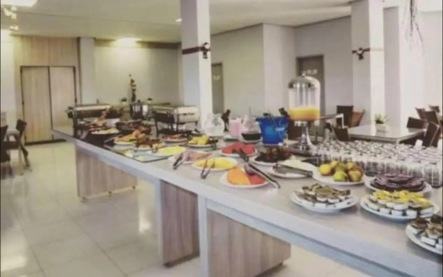 Lagoa Quente Flat Service -512B