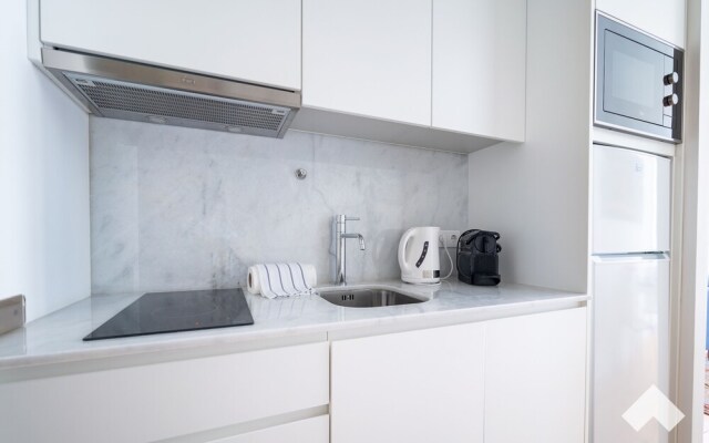 Mrtir1 · Bright Apartment Downtown Porto