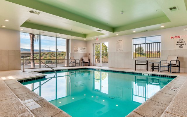 Holiday Inn Express & Suites, Lake Elsinore, an IHG Hotel