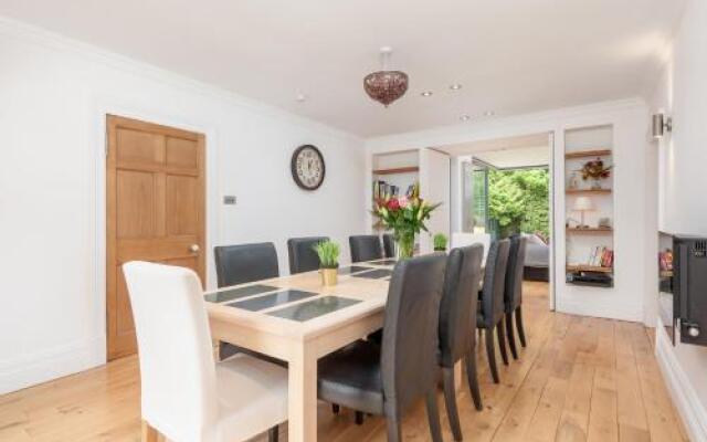 The Lochside House Residence