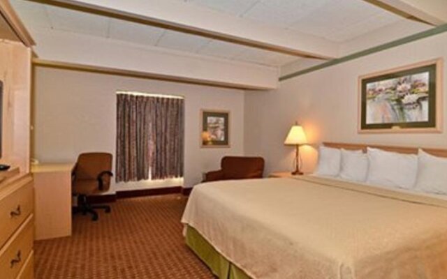 Baymont Inn And Suites Lake Of The Ozarks