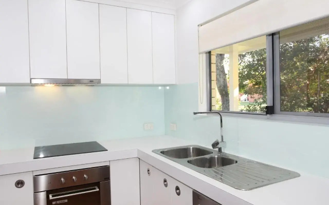 Arlington 1 - Two Bedroom Unit, close to the beach!