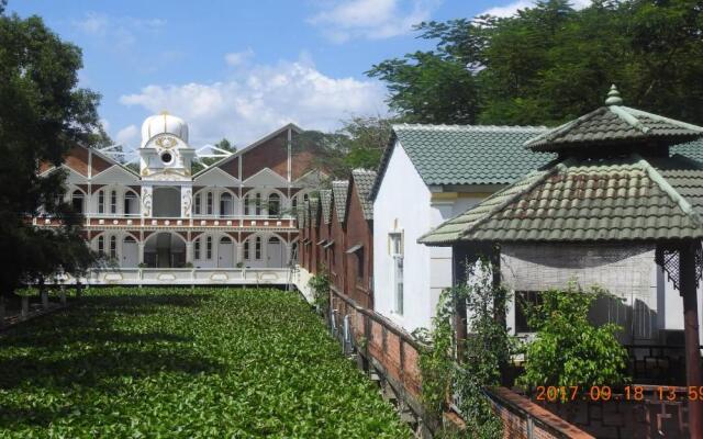 Satraco Royal Hotel