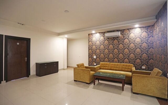 OYO 11044 Hotel Tulip Suites