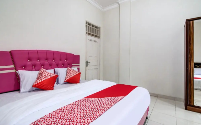OYO 90942 Kost Syari'ah Panam