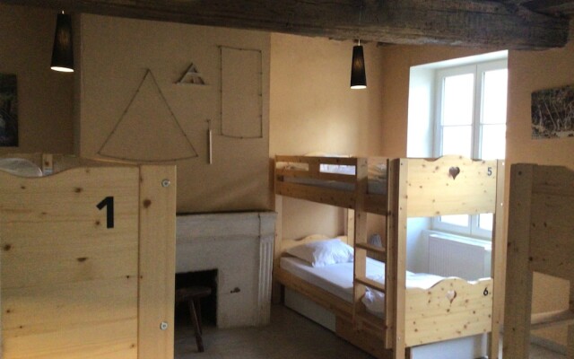 L'auberge de Treigny - Hostel