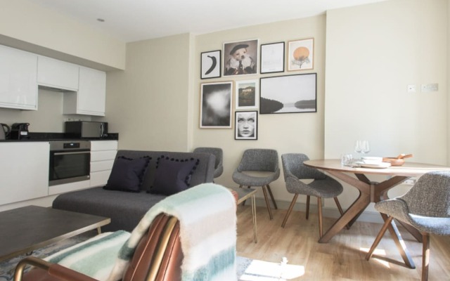 The Mayfair Retreat - Modern & Central 1BDR in 3 Apartments