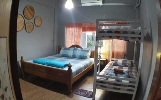 Muster House - Hostel