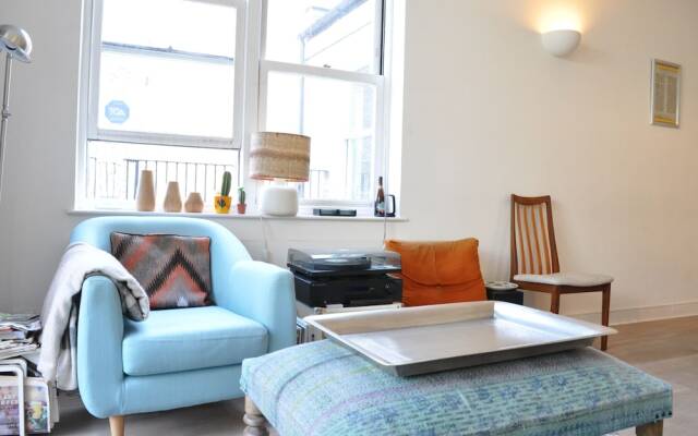 Spacious 2 Bedroom Apartment in Kentish Town